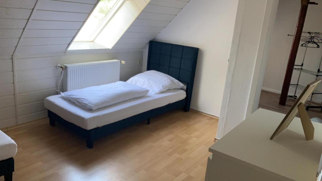 Zimmer In Wohnung Monteure Apartment Kuche Modern Enger Kültér fotó
