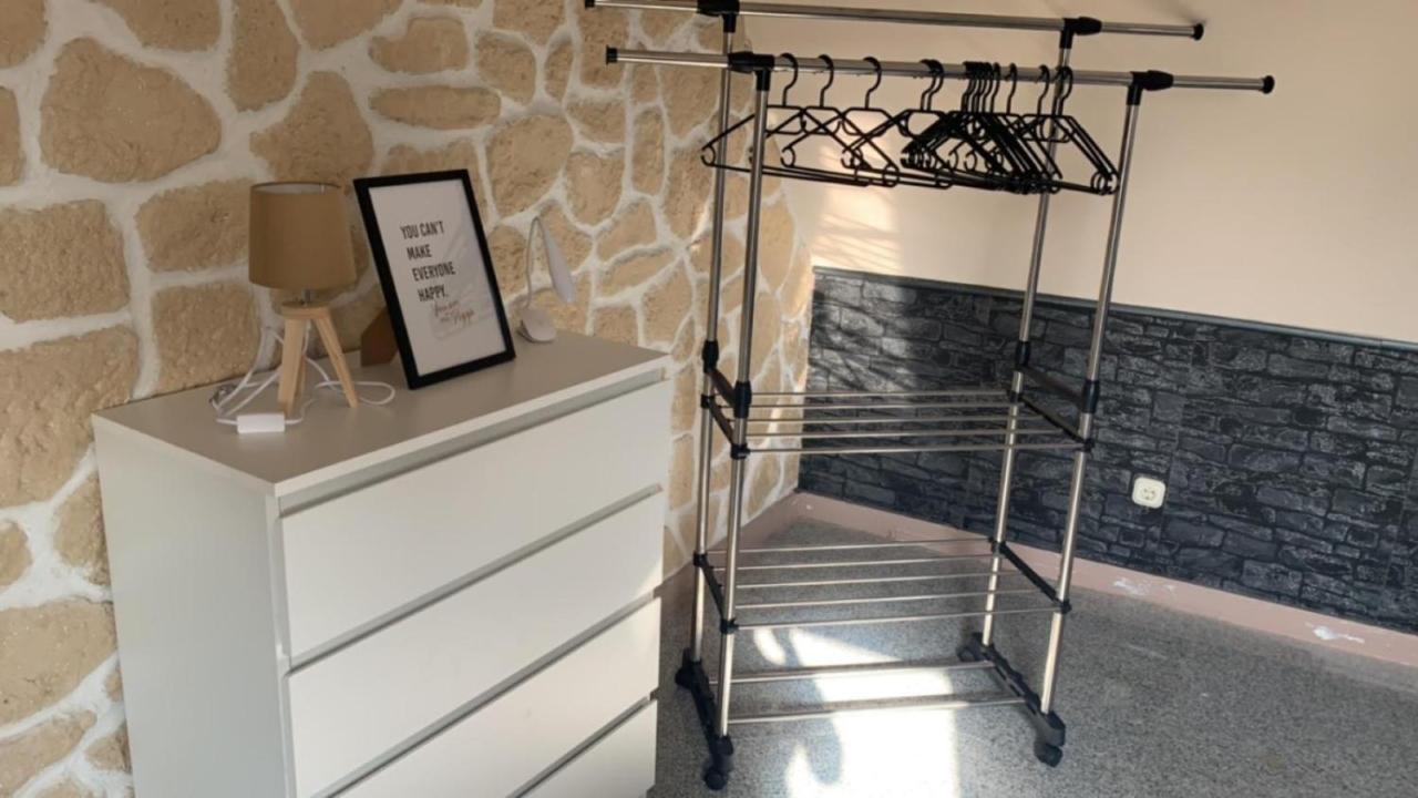 Zimmer In Wohnung Monteure Apartment Kuche Modern Enger Kültér fotó