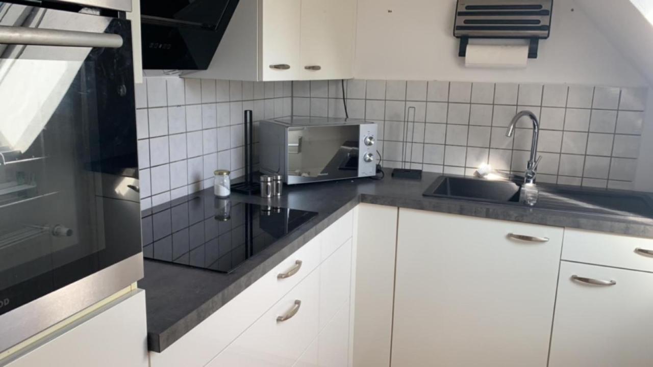 Zimmer In Wohnung Monteure Apartment Kuche Modern Enger Kültér fotó